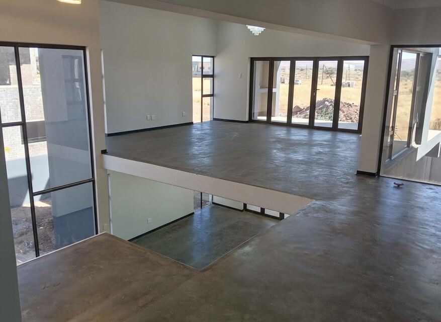 Upper split-level open plan